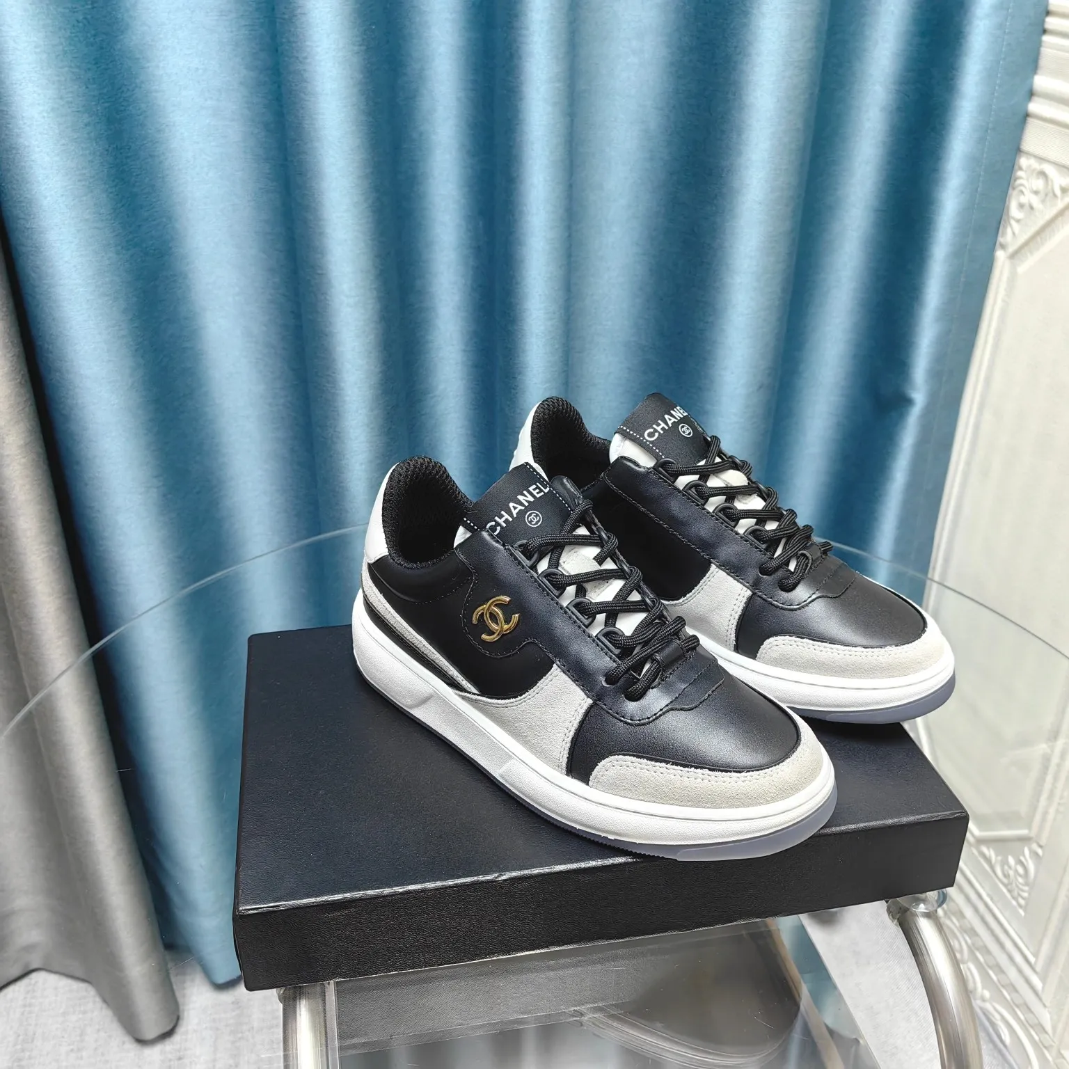 👟👟Ex-factory price 540👟👟 Men's size +10 Chanel Chanel - 2023 counter top casual sports shoes This classic design; the upper is electro-embroidered with a variety of techniques; the outsole is fashionable and sporty; it is unusual to incorporate a variety of color matching elements... The diversified mix and match is very beautiful and versatile, casual, fashionable, sports and outdoor can be taken into account. The counter boutique package is full set for women 35-40 and men 39-45 (Customized size 44.45)